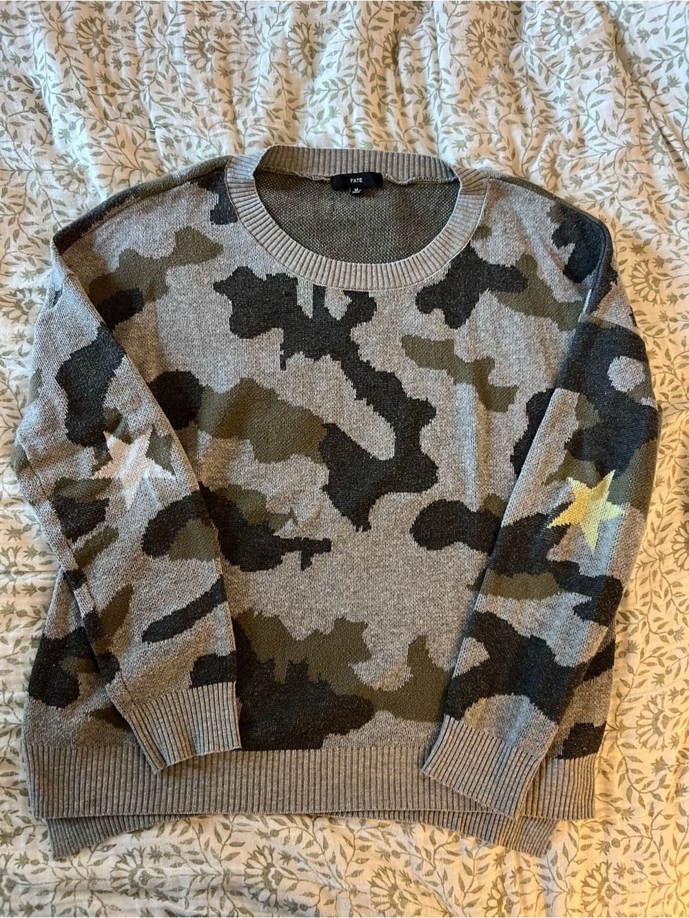 FATE Camo Star Knit Crewneck Sweater Gray Green Size M